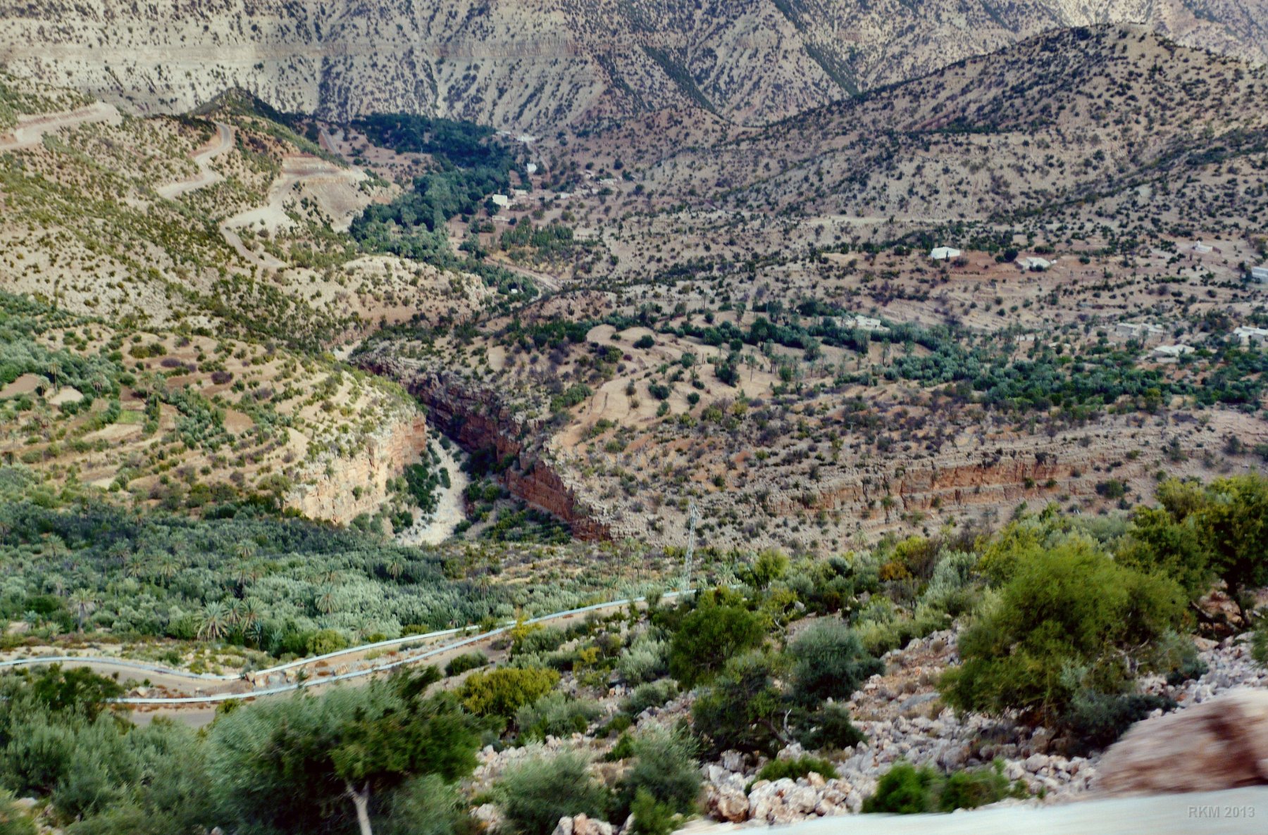 Au pied d'Imouzzer, la gorge près de Tiskji